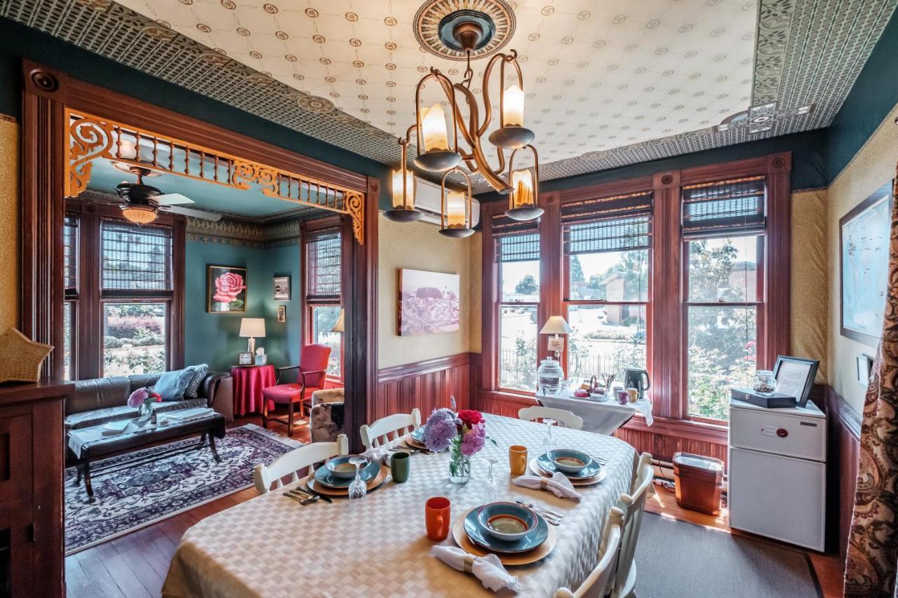 Mamere'S Guest House Monmouth Екстер'єр фото