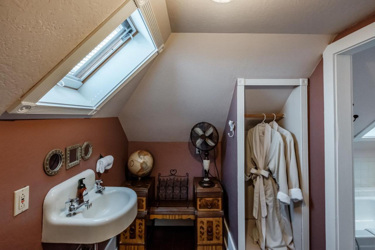 Mamere'S Guest House Monmouth Екстер'єр фото