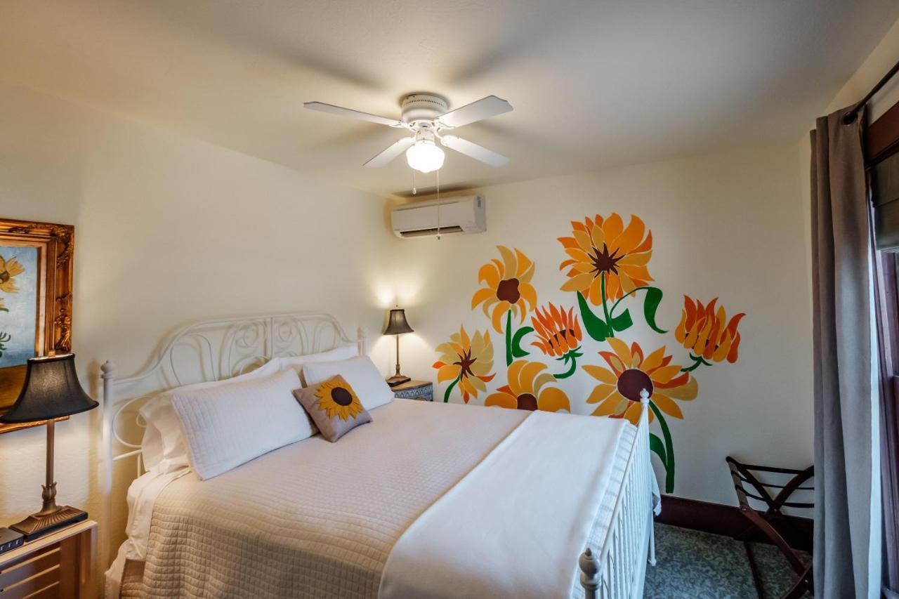 Mamere'S Guest House Monmouth Екстер'єр фото