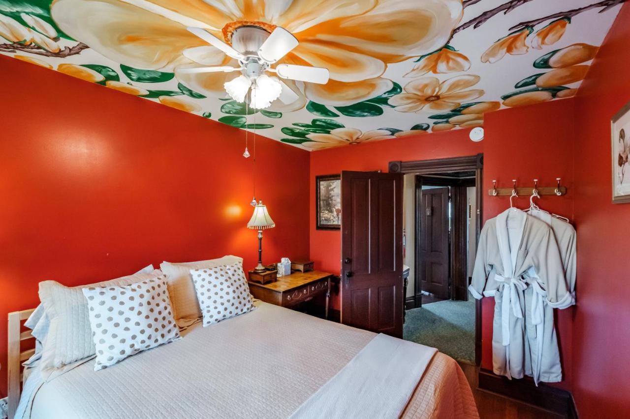 Mamere'S Guest House Monmouth Екстер'єр фото