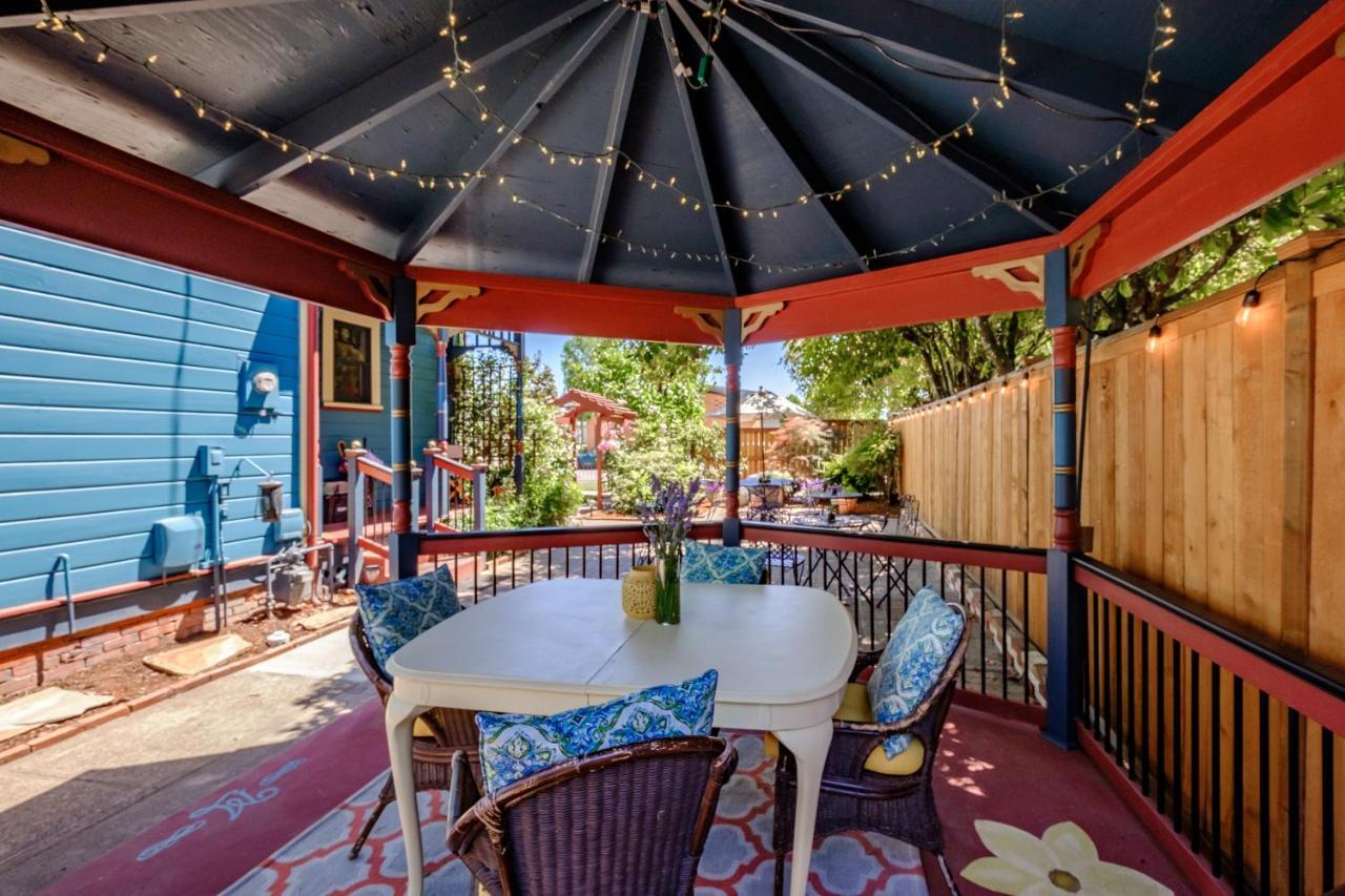 Mamere'S Guest House Monmouth Екстер'єр фото