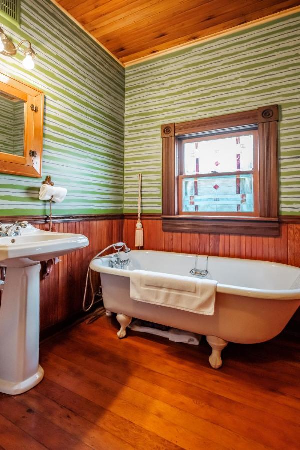 Mamere'S Guest House Monmouth Екстер'єр фото