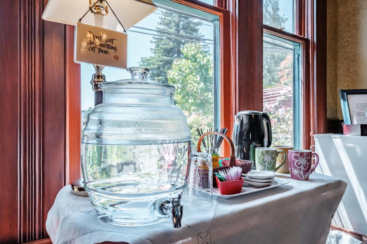 Mamere'S Guest House Monmouth Екстер'єр фото